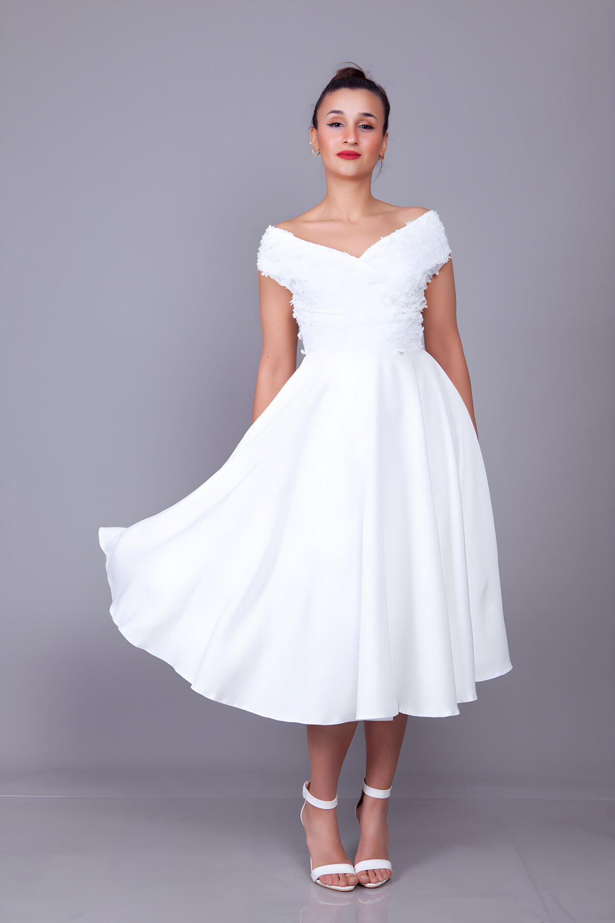 Beyaz Çiçekli Midi Kayık Yaka Tül Detay Abiye Elbise - Bidoluelbise