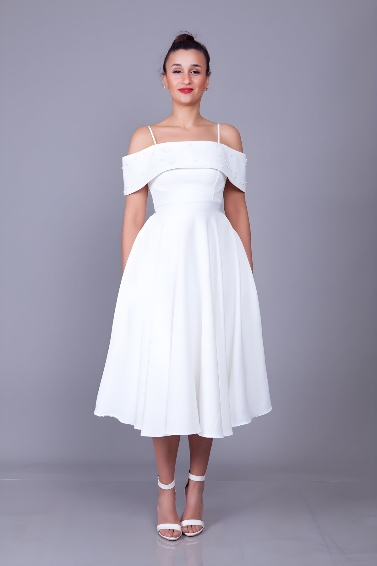 Beyaz Midi Askılı Kayık Yaka İnci Detay Abiye Elbise - Bidoluelbise