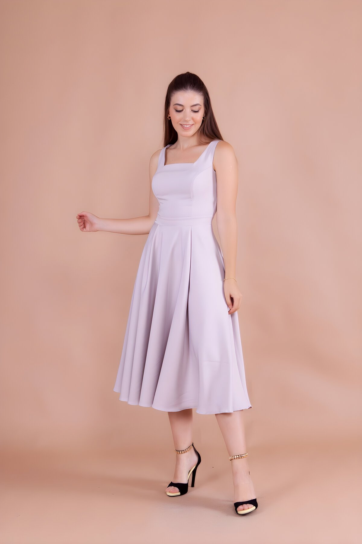 Gri Midi Kare Yaka Elbise - Bidoluelbise