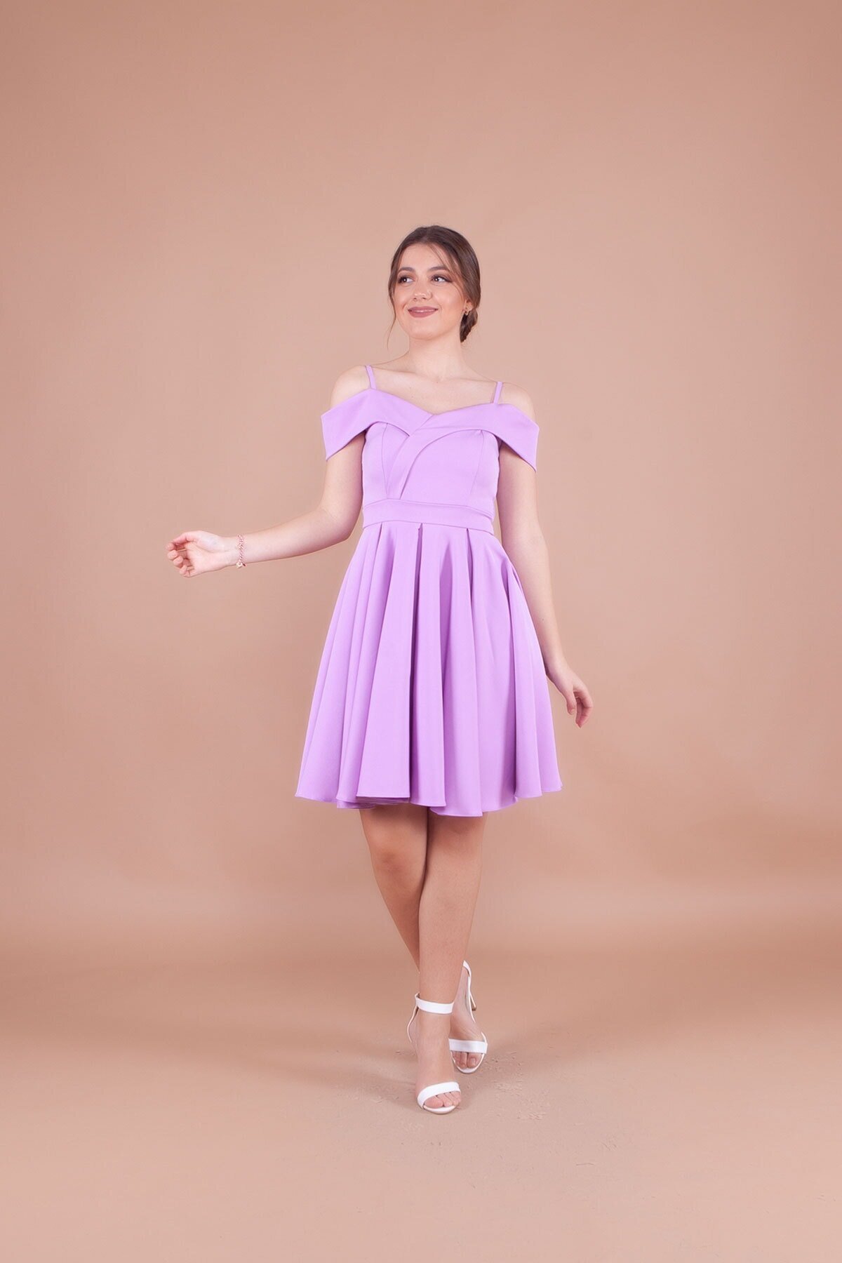 Lila Pileli Midi Askılı Düşük Omuz Abiye Elbise - Bidoluelbise
