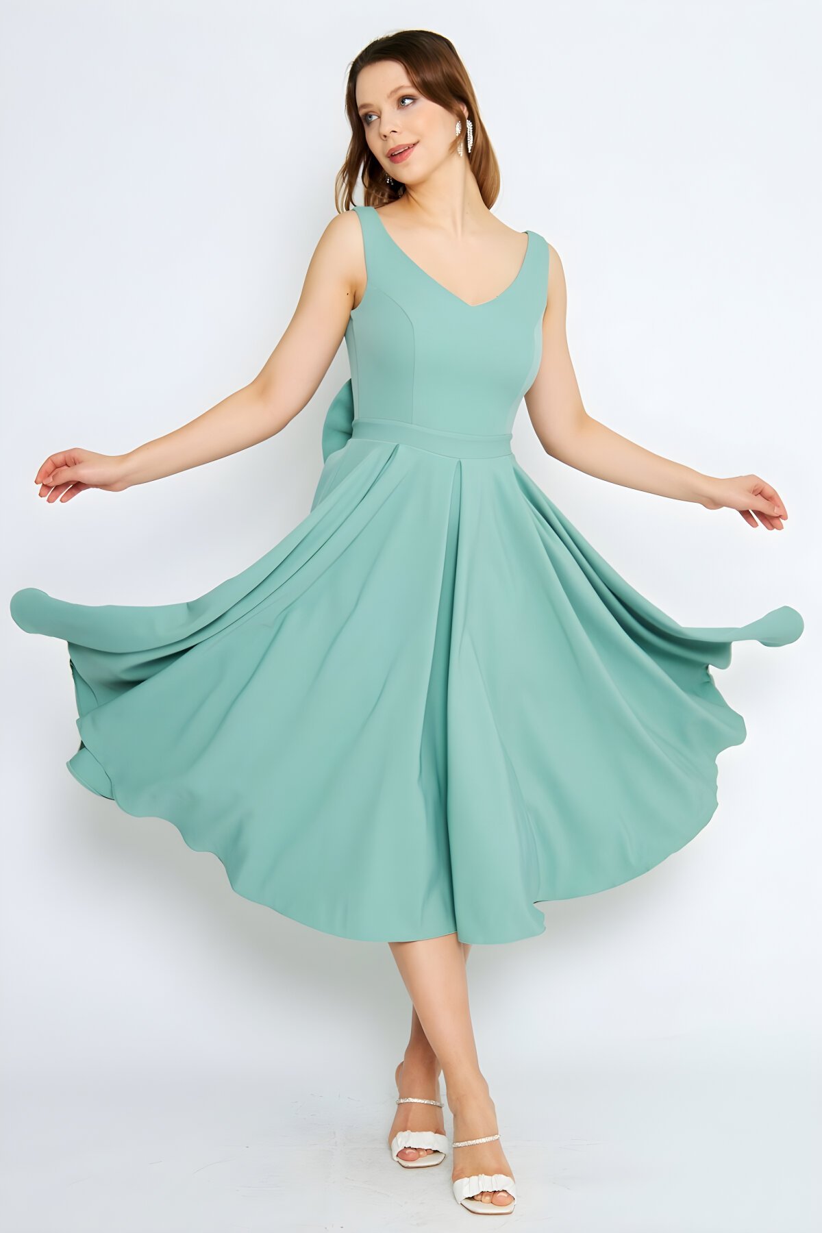 Mint Yeşili Midi Pileli Kloş Sırtı Fiyonklu V Yaka Abiye Elbise - Bidoluelbise