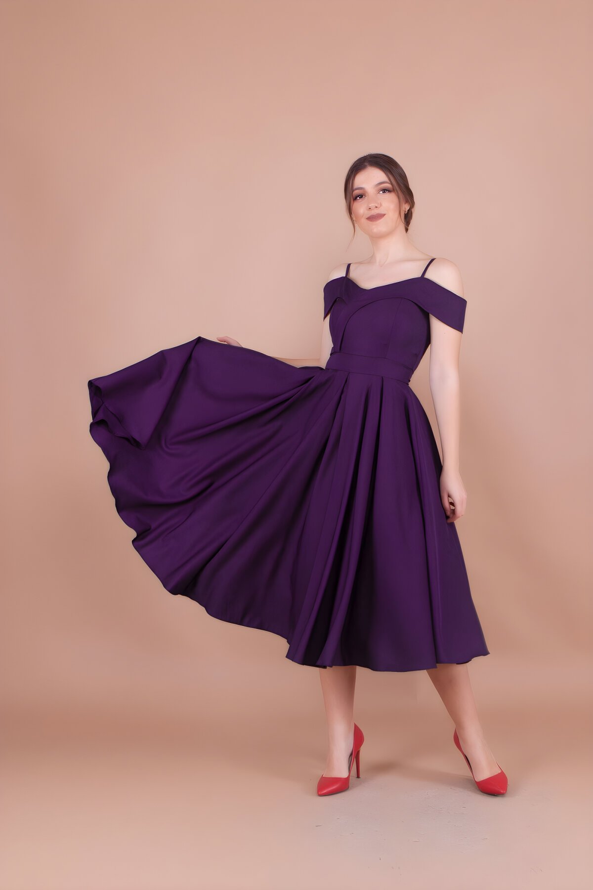 Mürdüm Pileli Midi Askılı Düşük Omuz Detay Abiye Elbise - Bidoluelbise