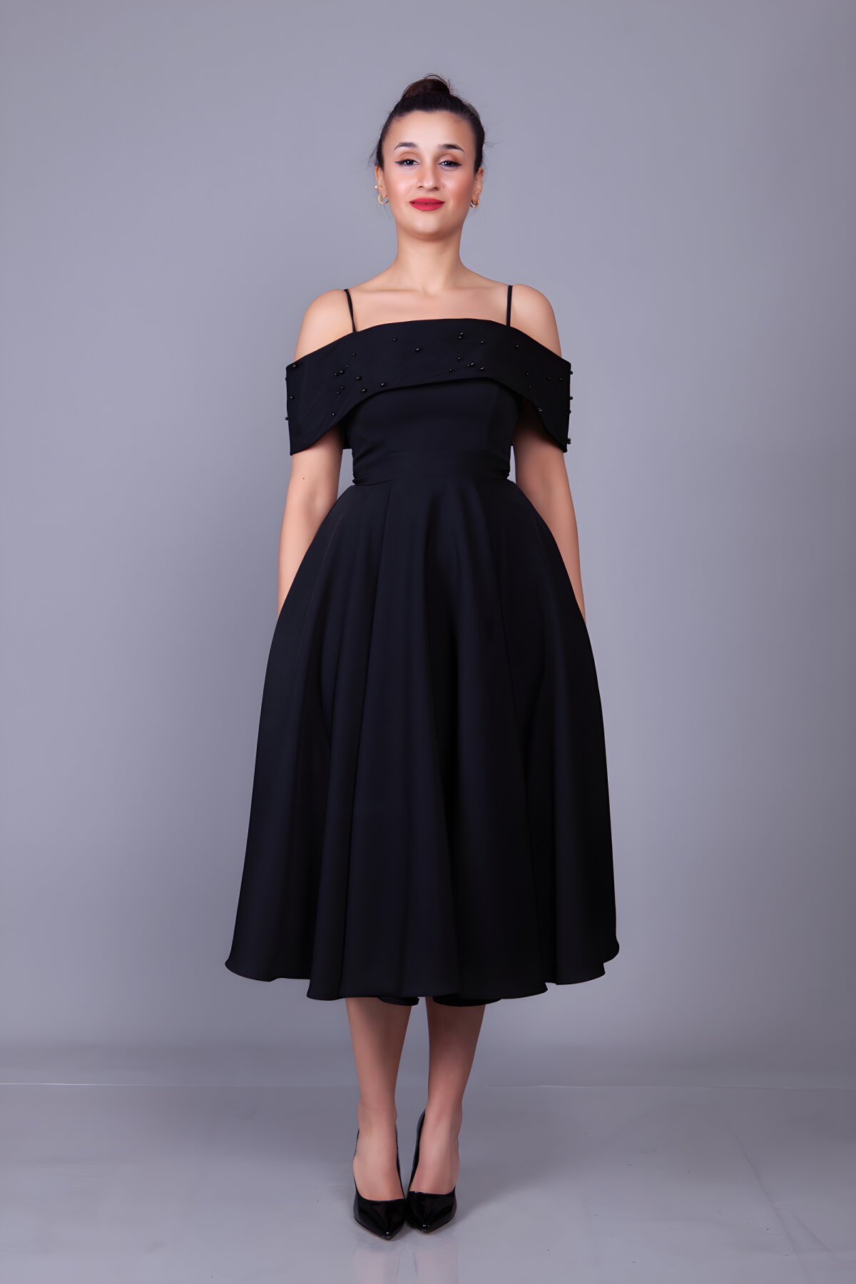 Siyah Midi Askılı İnci Detay Abiye Elbise - Bidoluelbise