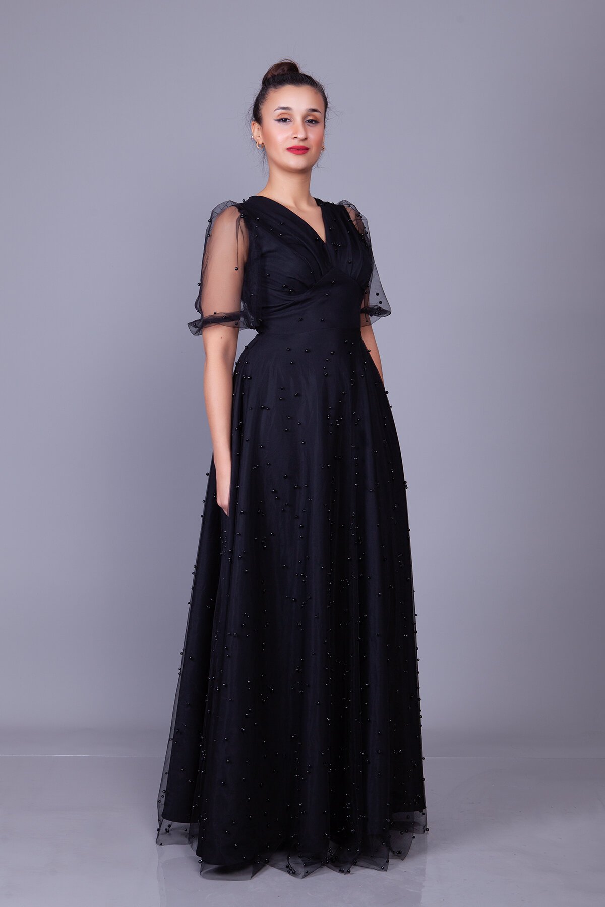 Long V-Neck Pearl Tulle Covered Short Balloon Sleeve Evening Dress - Black - Bidoluelbise