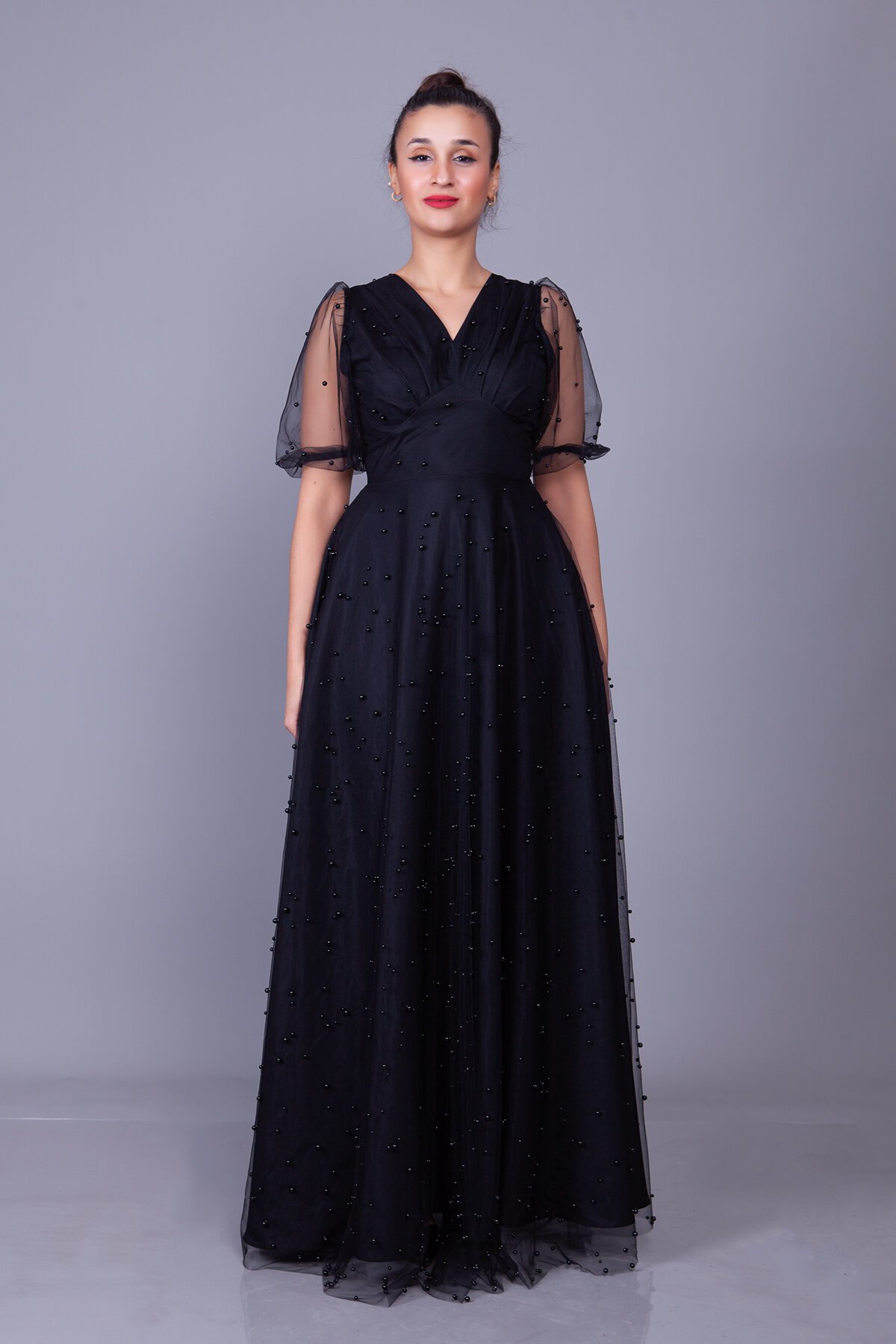 Long V-Neck Pearl Tulle Covered Short Balloon Sleeve Evening Dress - Black - Bidoluelbise