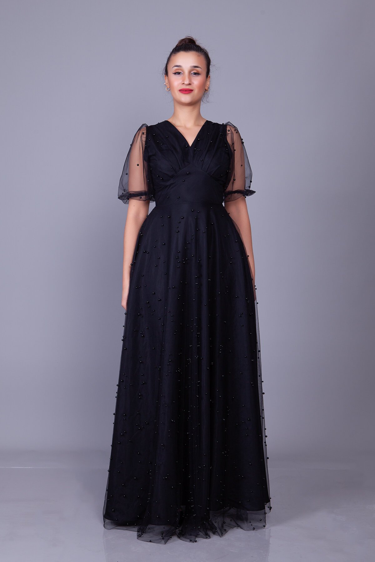 Long V-Neck Pearl Tulle Covered Short Balloon Sleeve Evening Dress - Black - Bidoluelbise