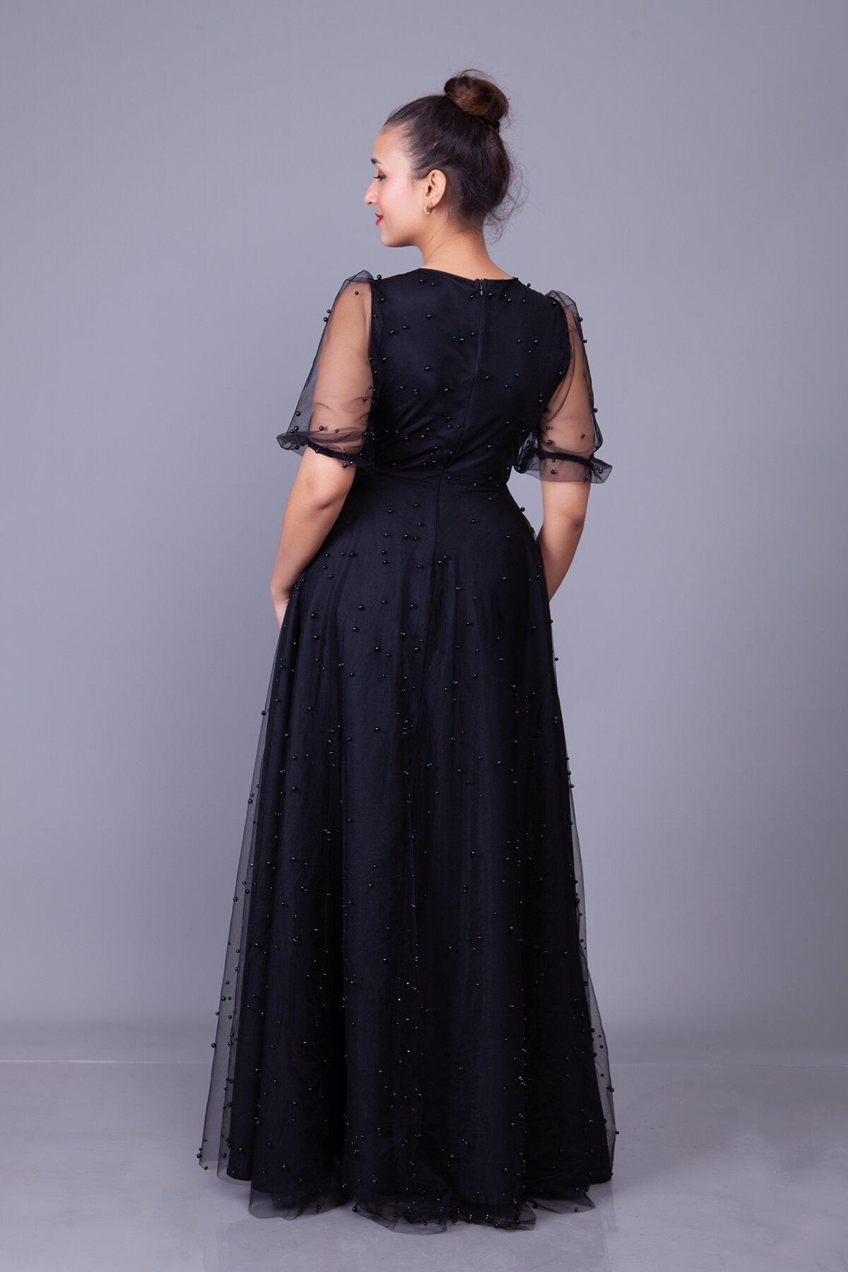 Long V-Neck Pearl Tulle Covered Short Balloon Sleeve Evening Dress - Black - Bidoluelbise