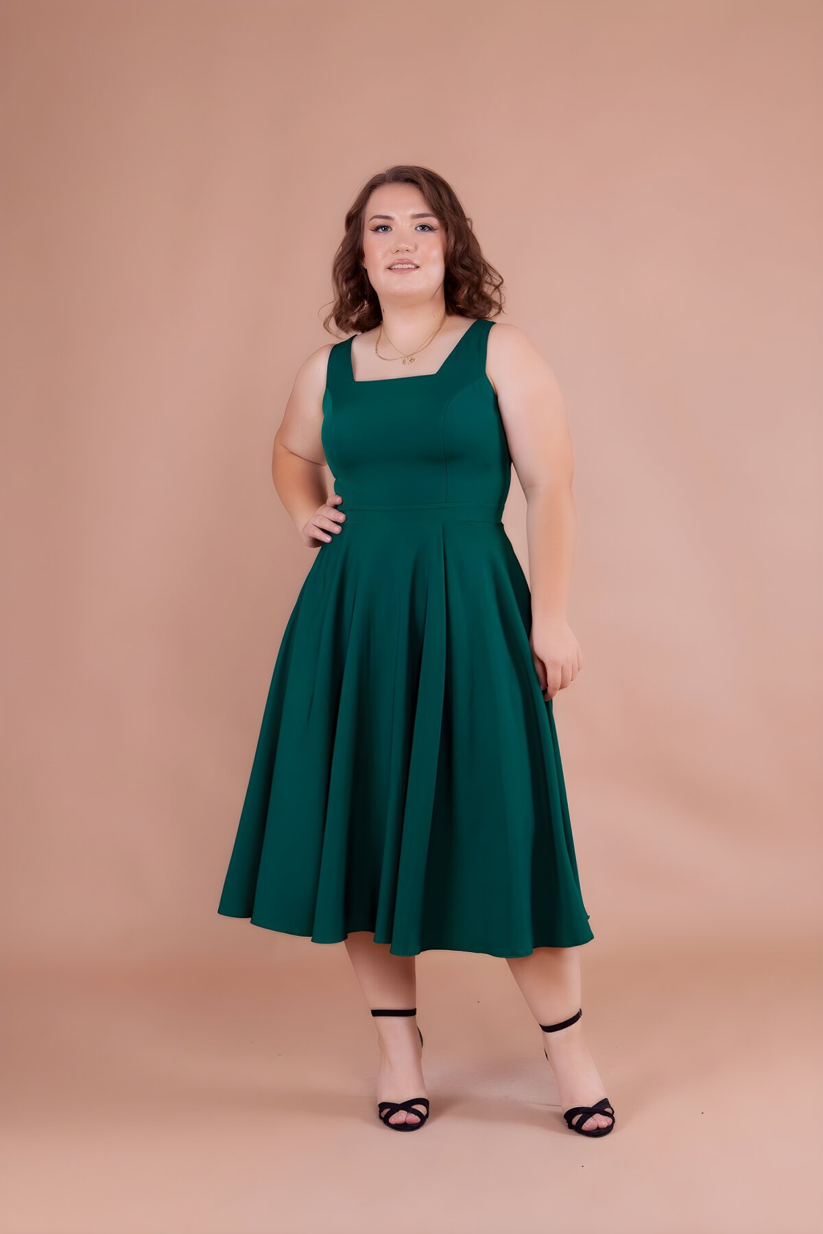 Zümrüt Büyük Beden Midi Kare Yaka Elbise - Bidoluelbise