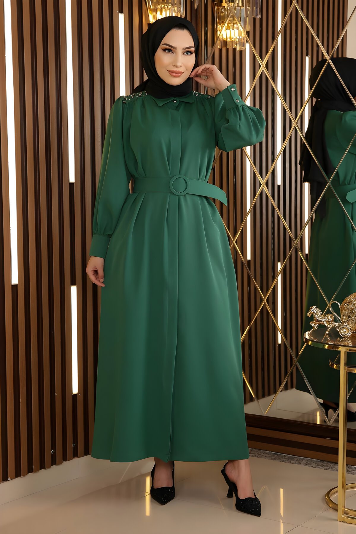 Kemerli Zümrüt Taş Detaylı Elbise Kemerli Zümrüt Taş Detaylı Elbise