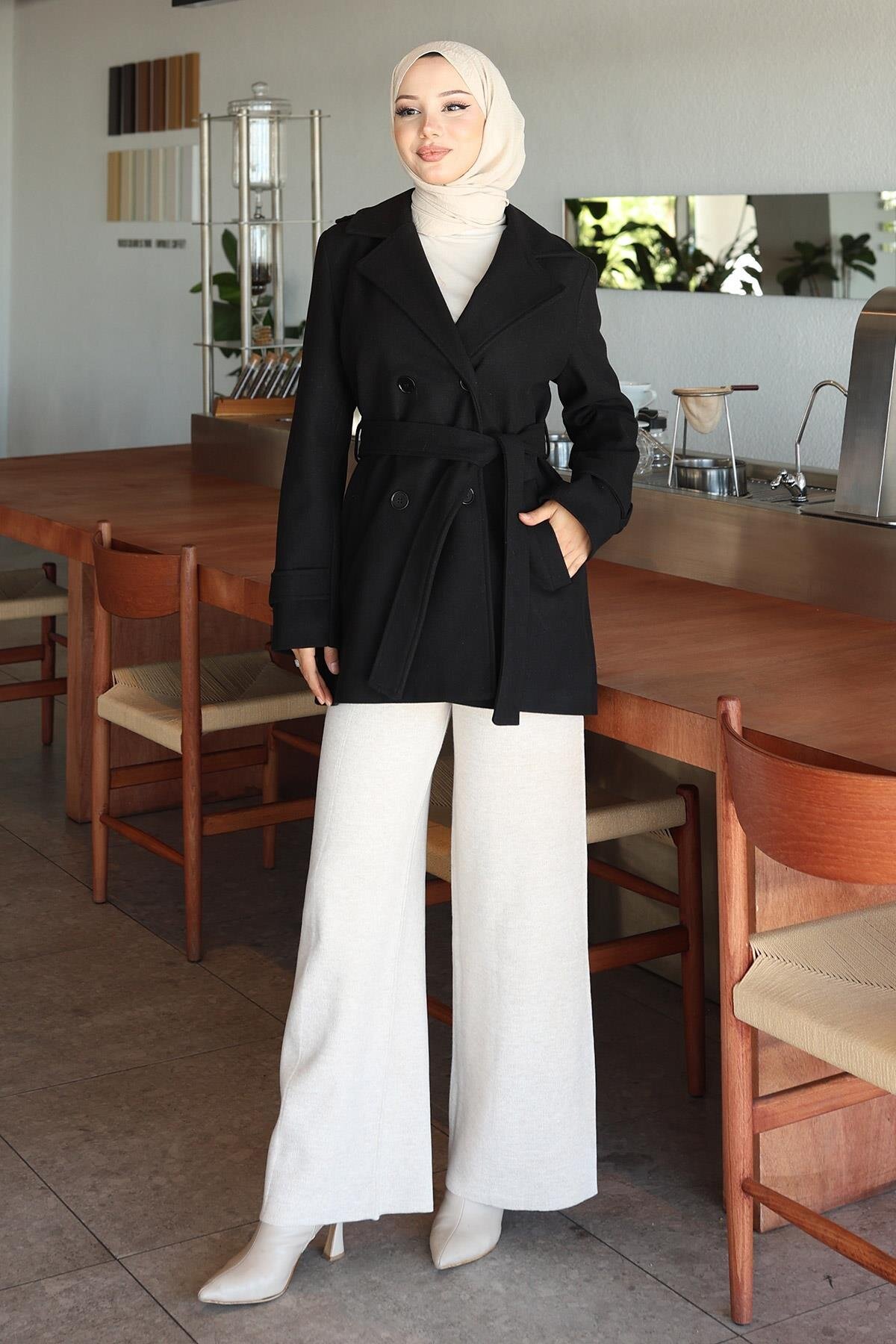Woolen Button-Detail Winter Coat - Black - Modamihram