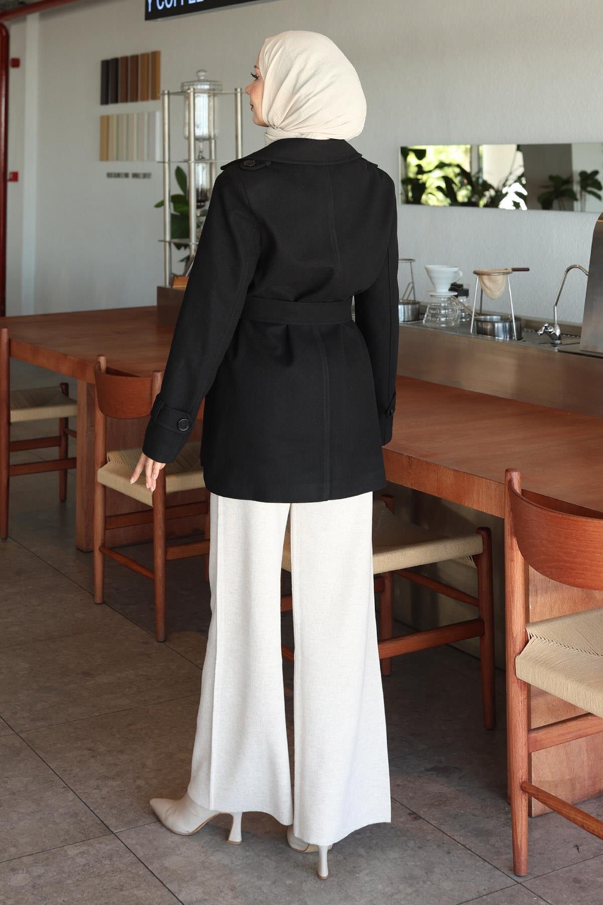Woolen Button-Detail Winter Coat - Black - Modamihram