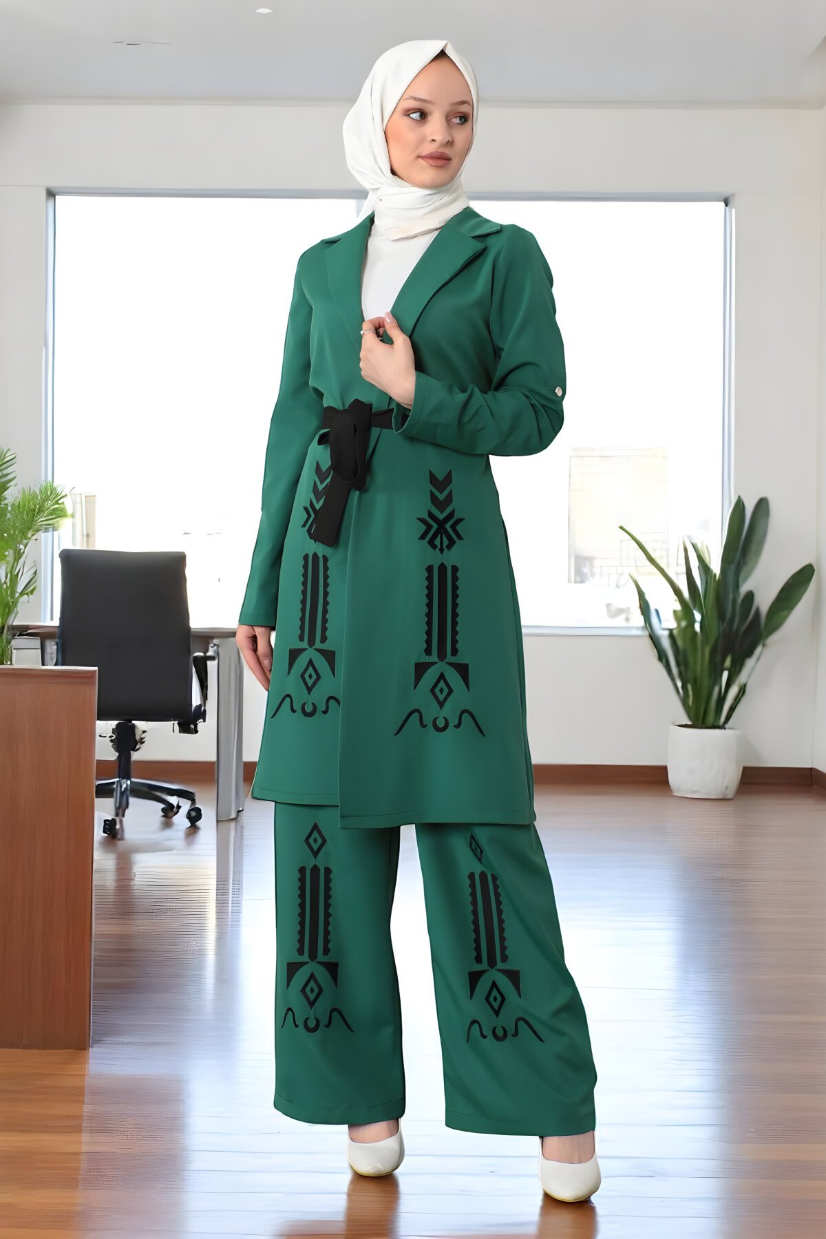 Zümrüt Nakış Detaylı İkili Takım