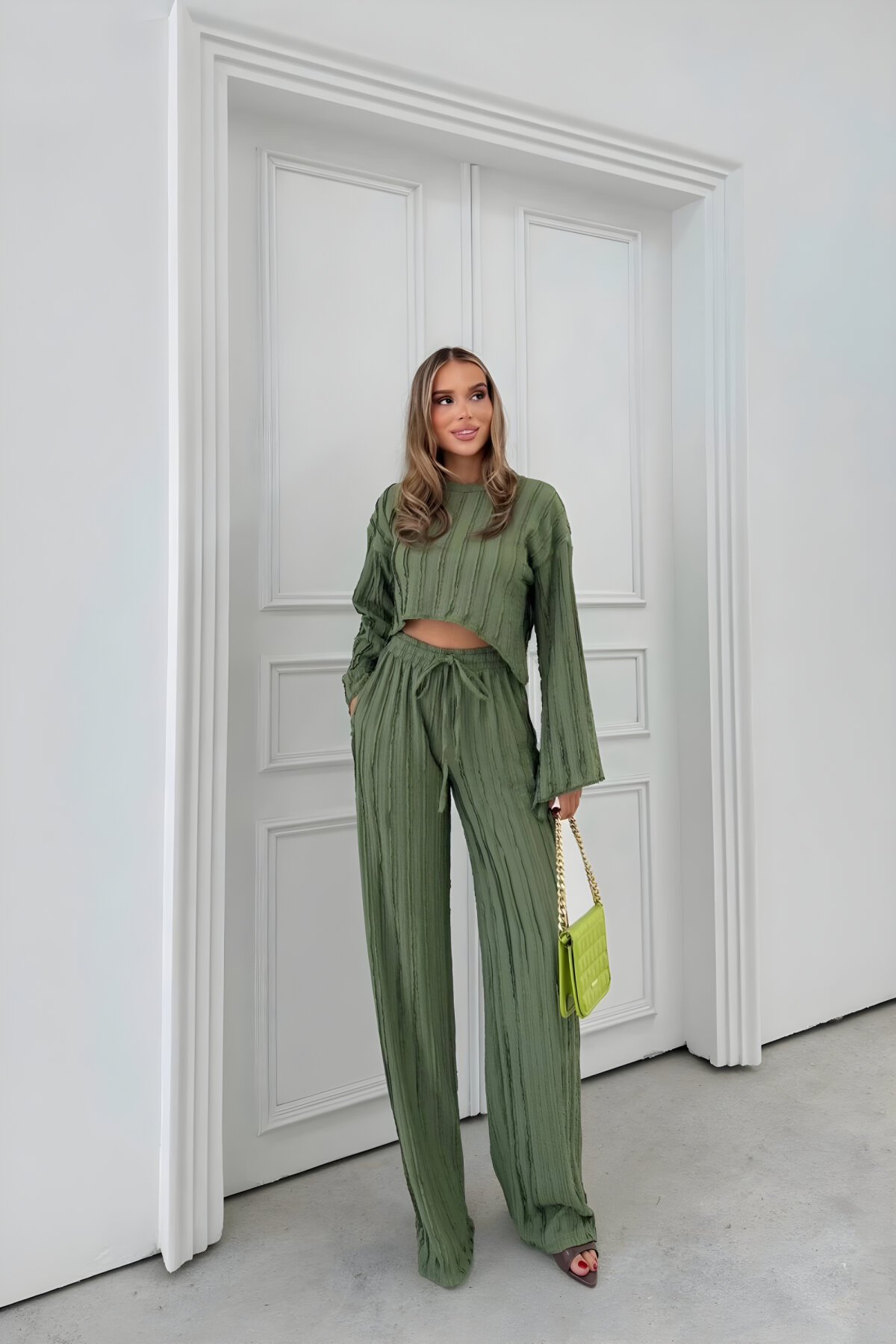 Yeşil İspanyol Kol Ters Dikiş Bluz ve Pantolon İkili Takım - MOZENA
