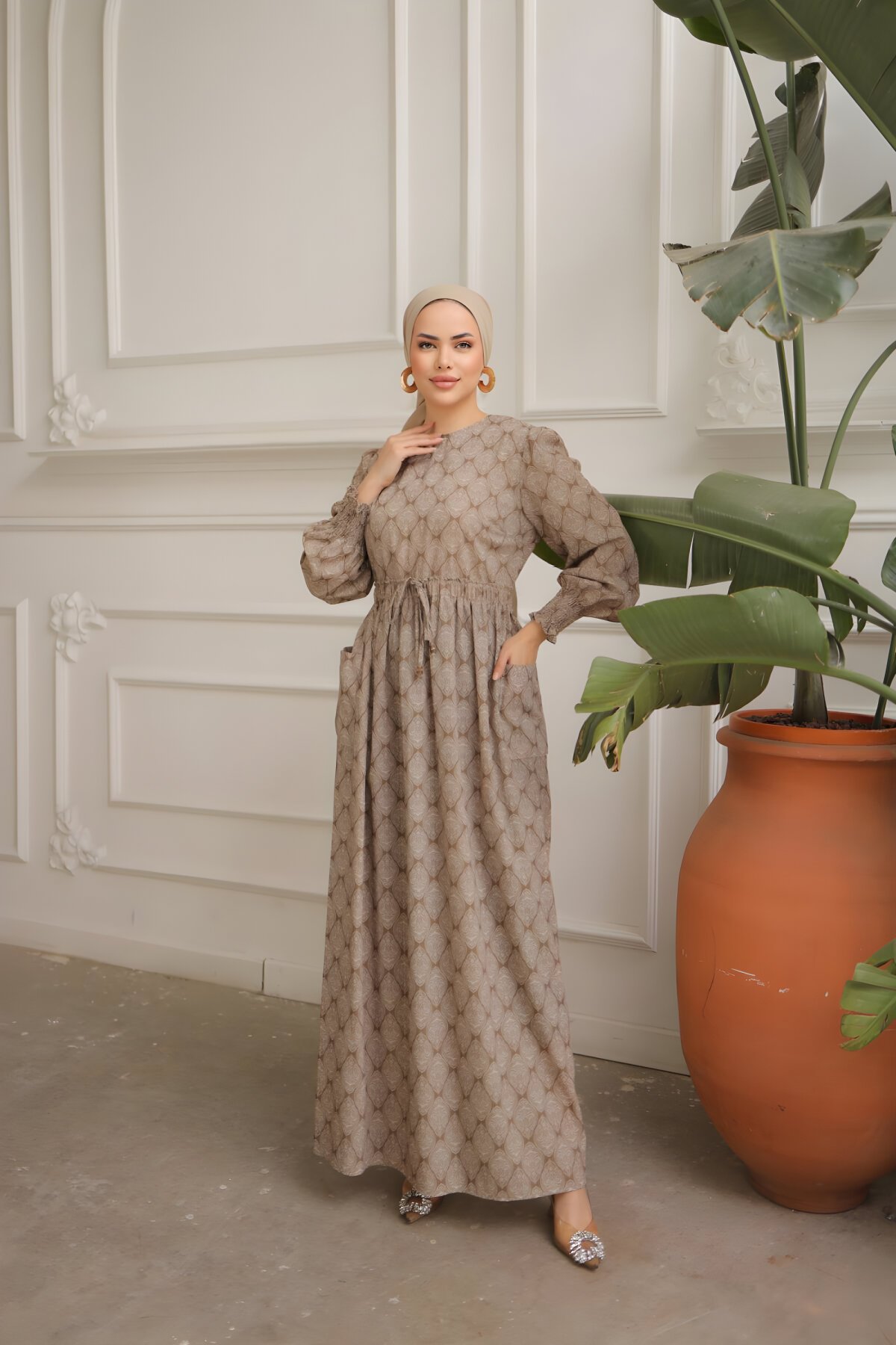 Bej Etnik Desenli Bel Lastikli Elbise