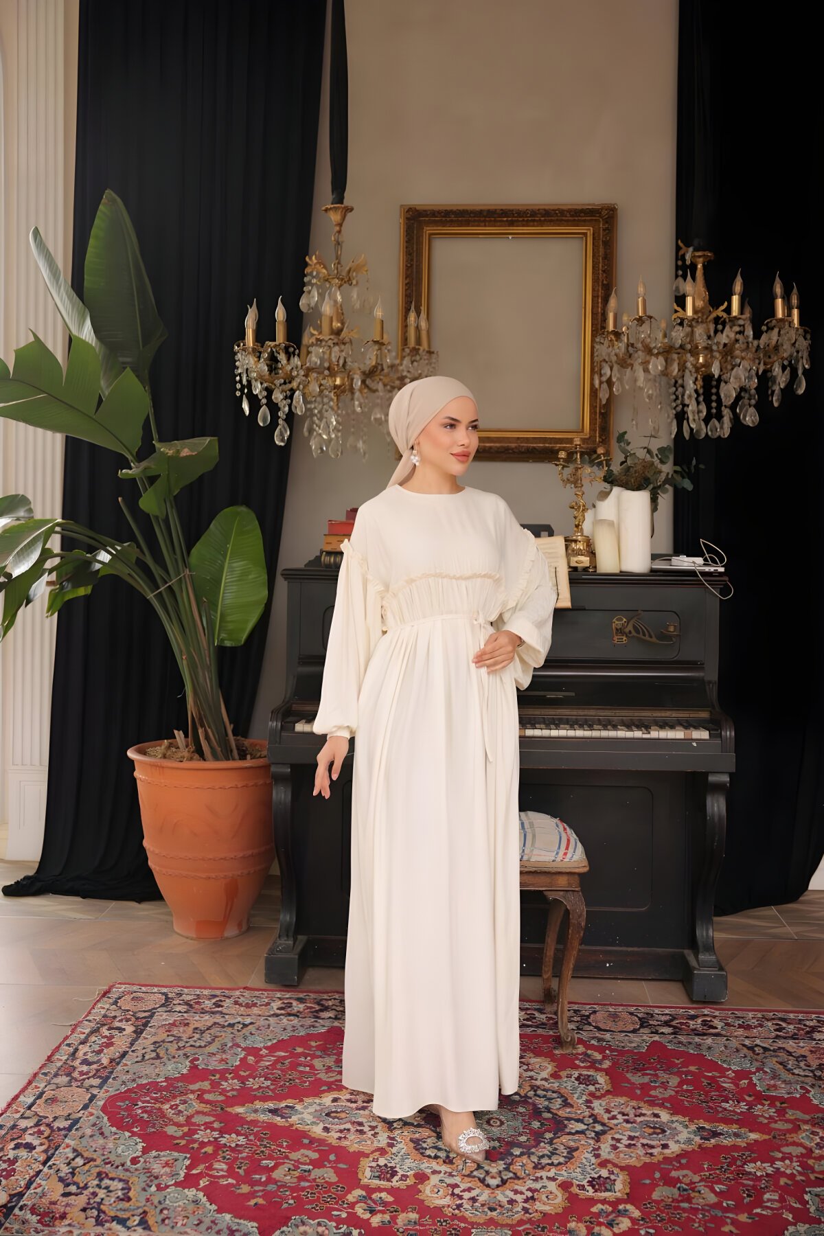 Ekru Oversize Robalı Büzgülü Elbise Ekru Oversize Robalı Büzgülü Elbise