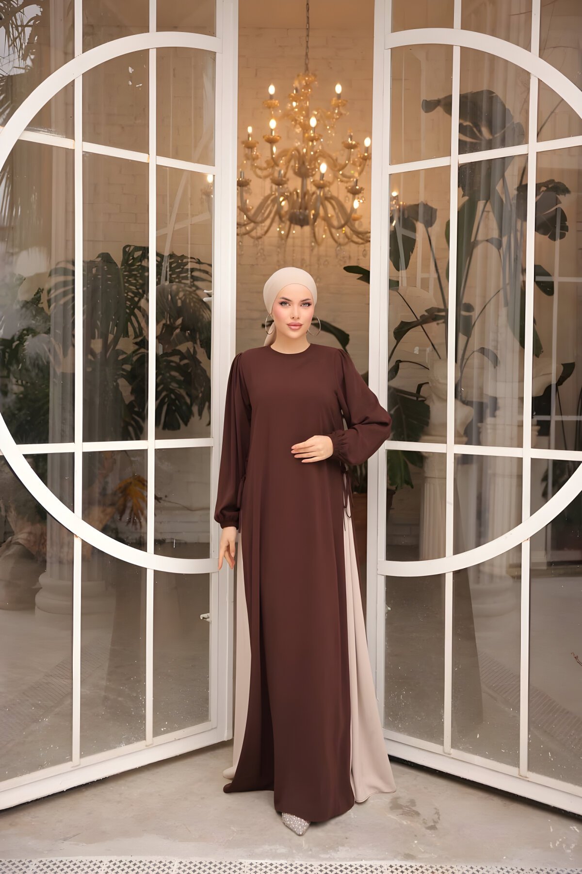 Kahve Garnili Yandan Elbise