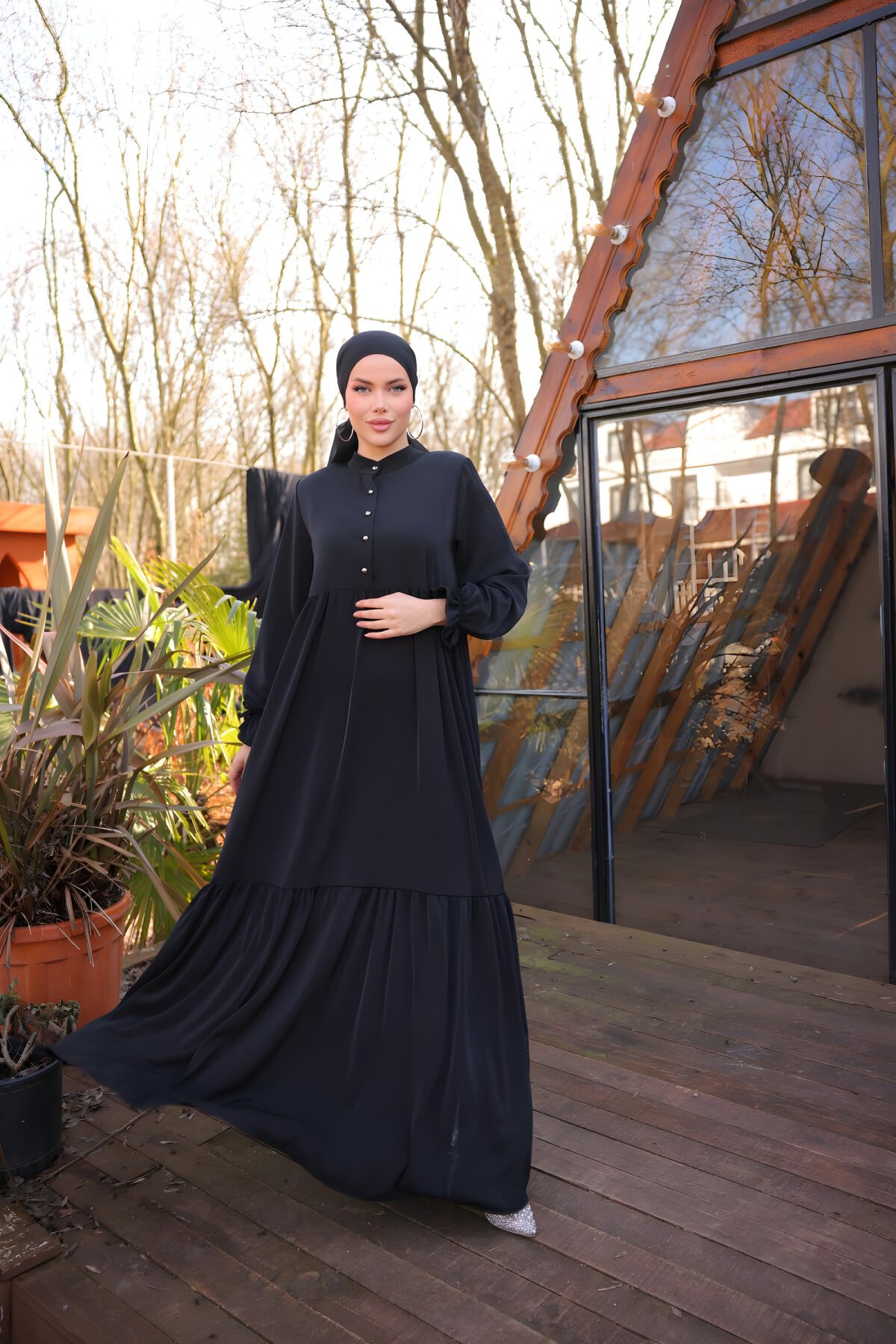 Siyah Katlı Yarım Patlı Elbise Siyah Katlı Yarım Patlı Elbise