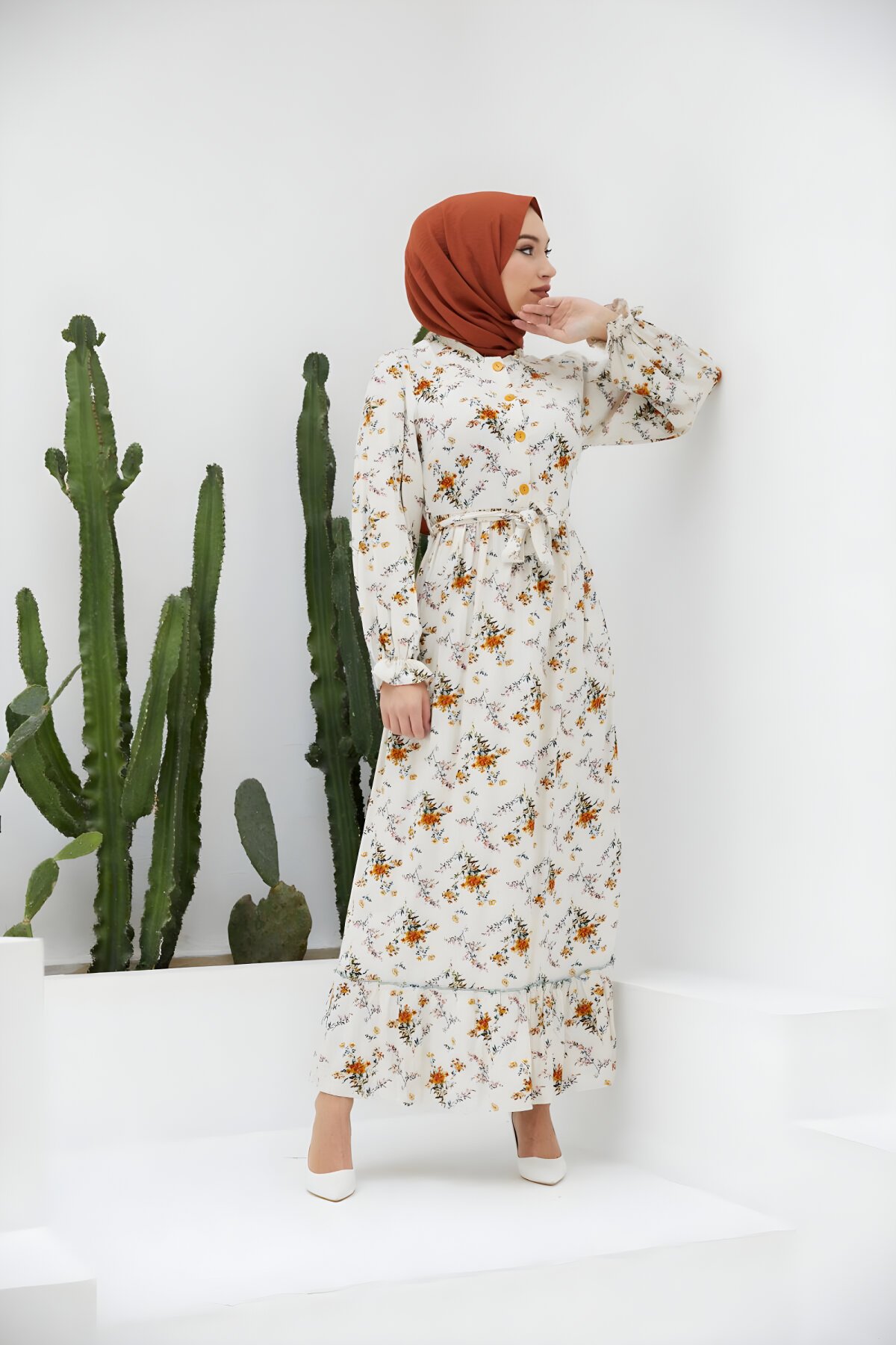 Turuncu Keten Çingene Desenli Yarım Pat Fırfırlı Elbise Turuncu Keten Çingene Desenli Yarım Pat Fırfırlı Elbise