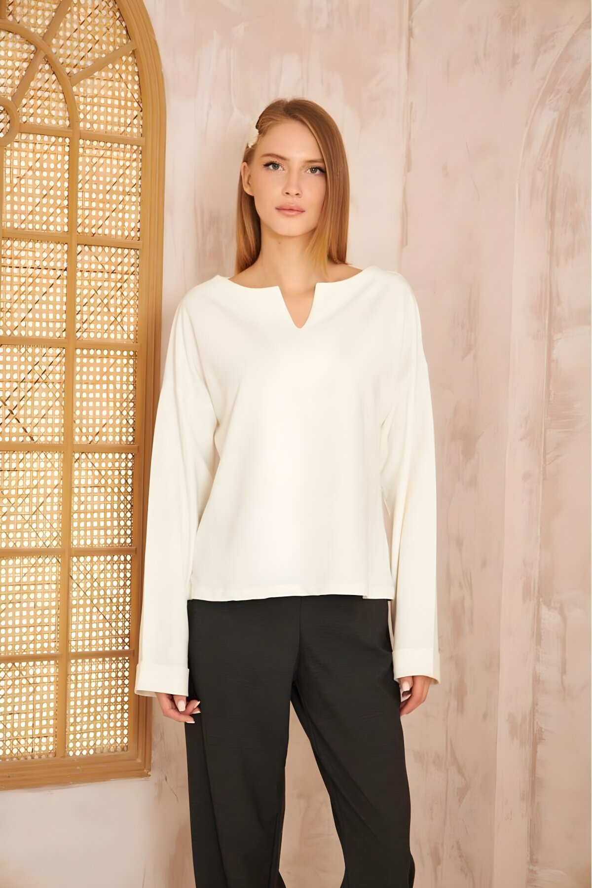 Beyaz Ekstra Uzun Salaş Duble Kol Yırtmaç Detaylı Sweatshirt Beyaz Ekstra Uzun Salaş Duble Kol Yırtmaç Detaylı Sweatshirt