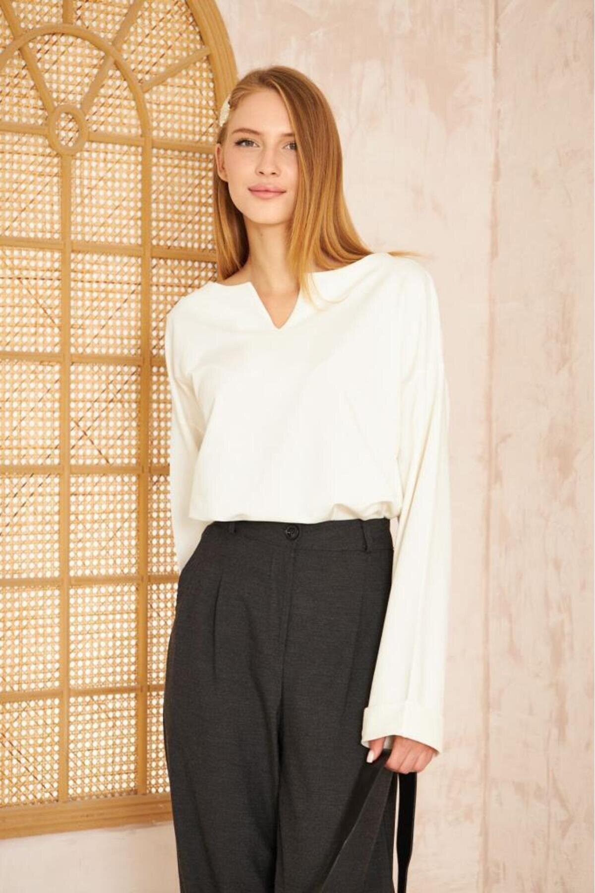 Extra Long Relaxed Fit Slit Detail Double Cuff Sweatshirt - White - Pasaklı Giyim