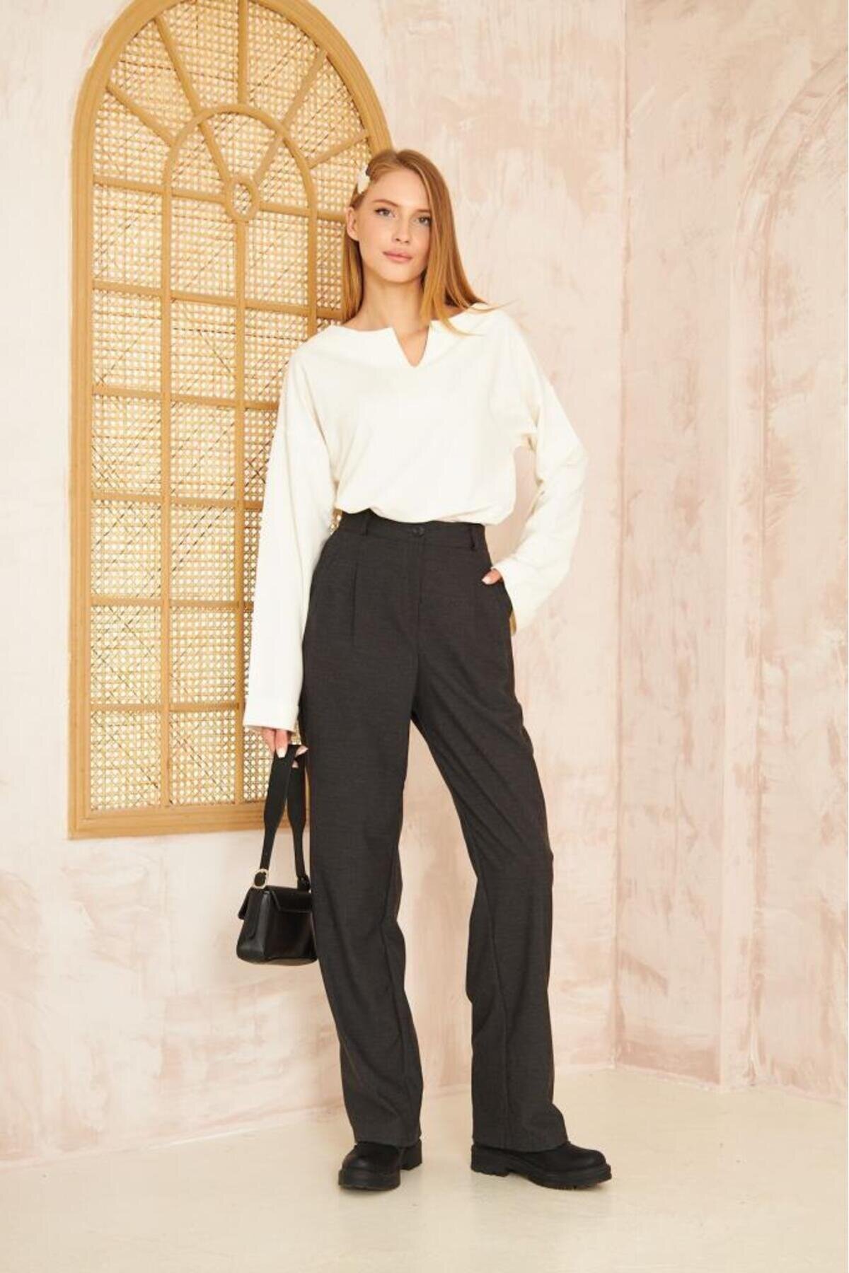 Extra Long Relaxed Fit Slit Detail Double Cuff Sweatshirt - White - Pasaklı Giyim
