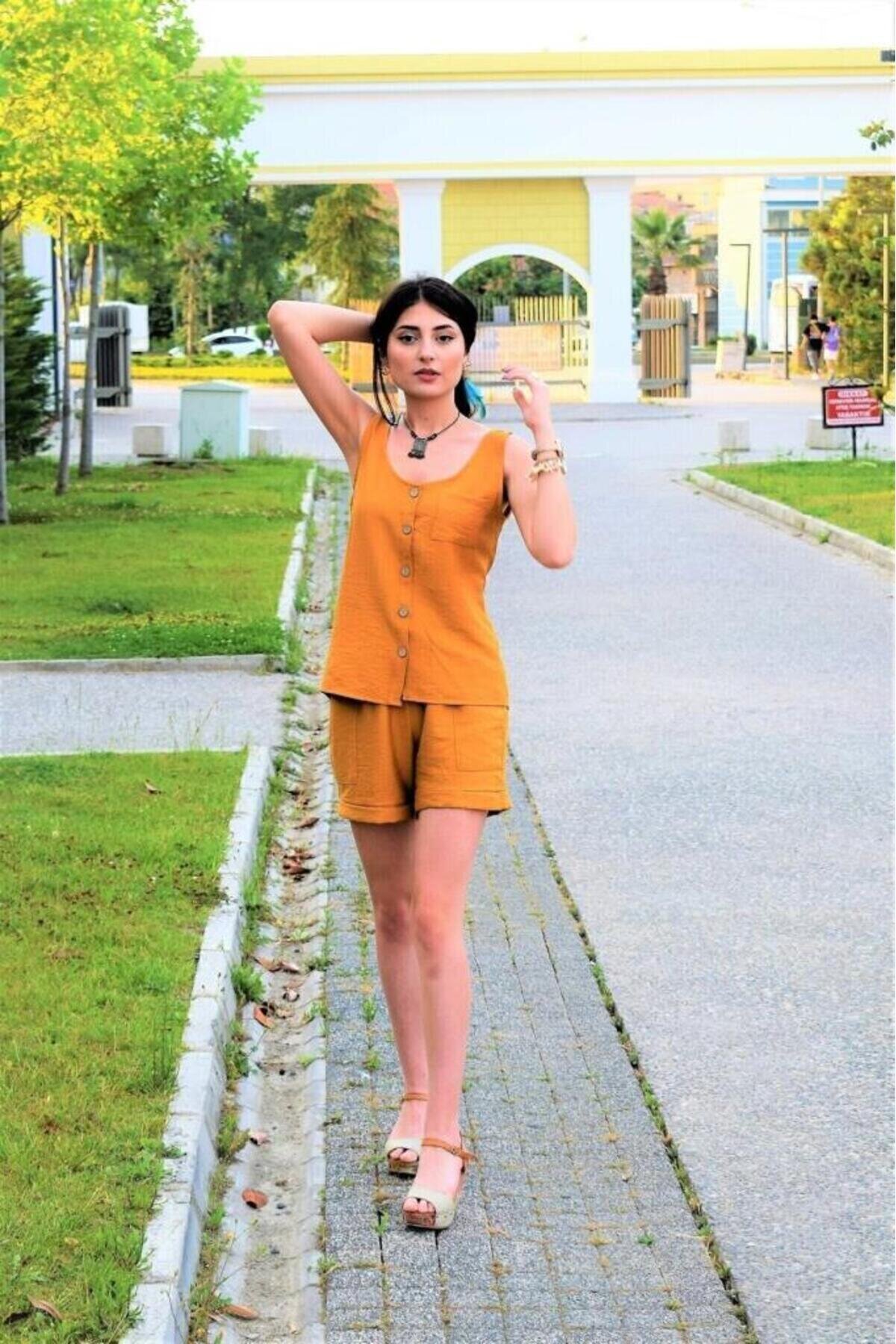 Thick Strapped Linen Buttoned Round Neck Blouse - Mustard - Pasaklı Giyim