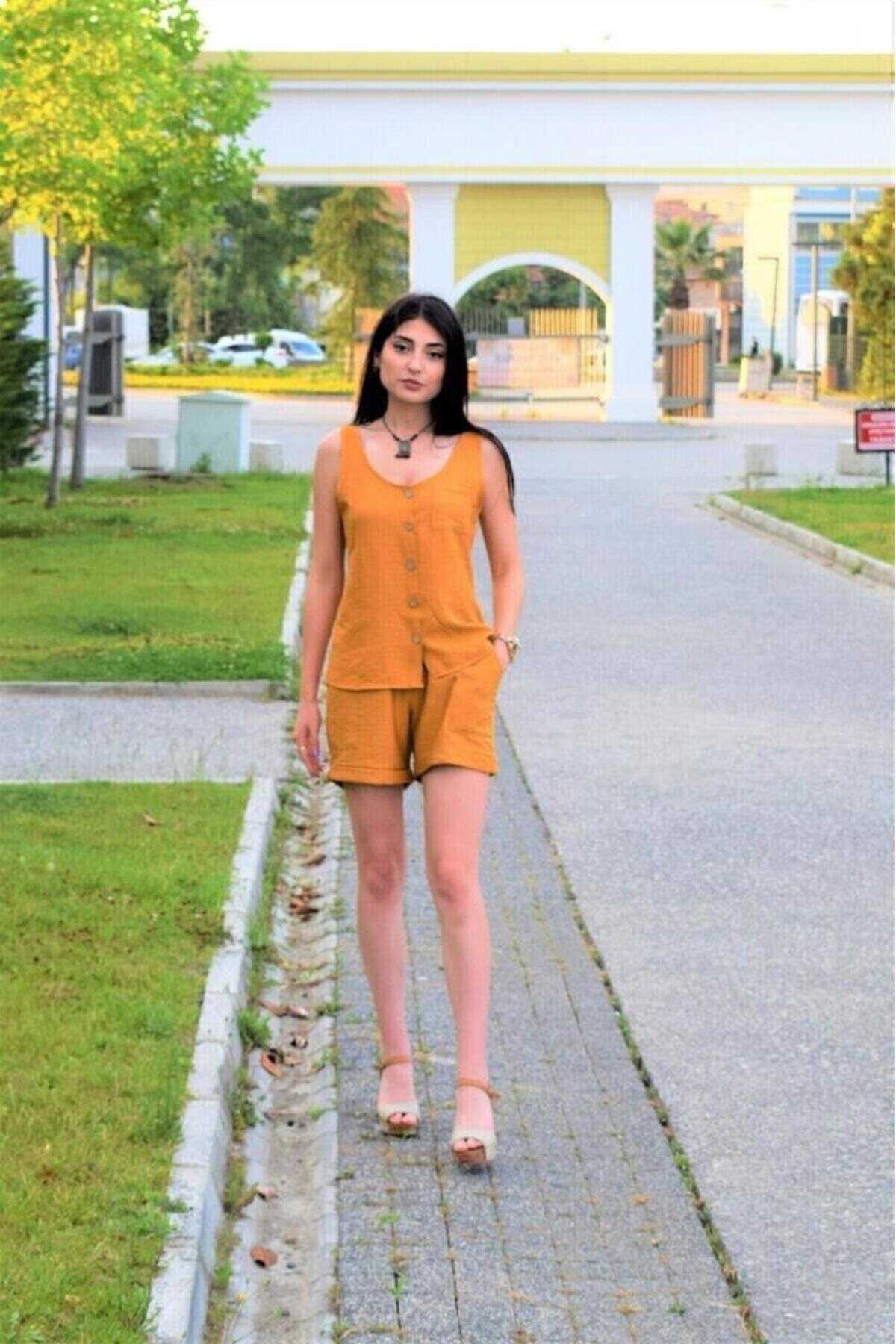 Thick Strapped Linen Buttoned Round Neck Blouse - Mustard - Pasaklı Giyim