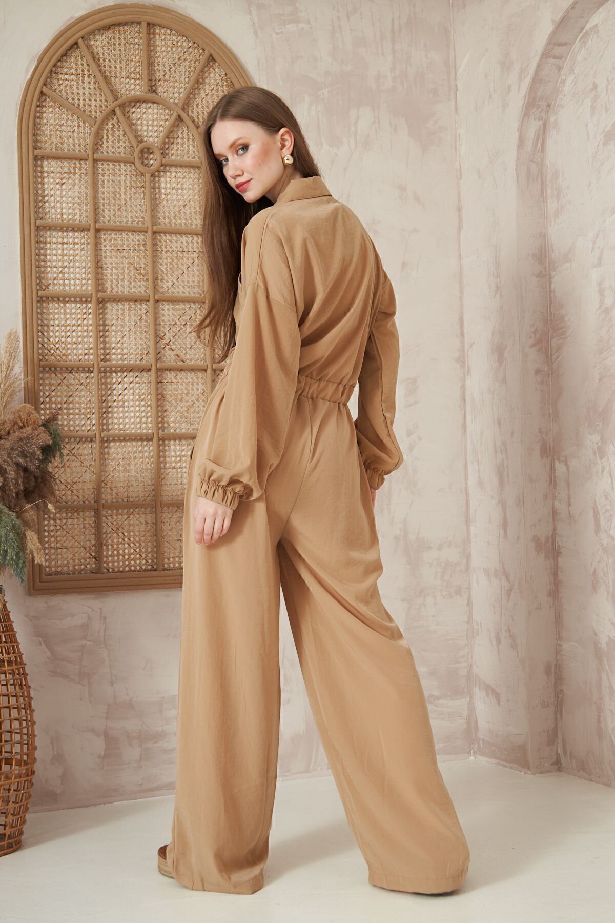Loose Fit Long Sleeve Cupro Elasticated Waist and Cuffs Pocket Jumpsuit - Caramel - Pasaklı Giyim