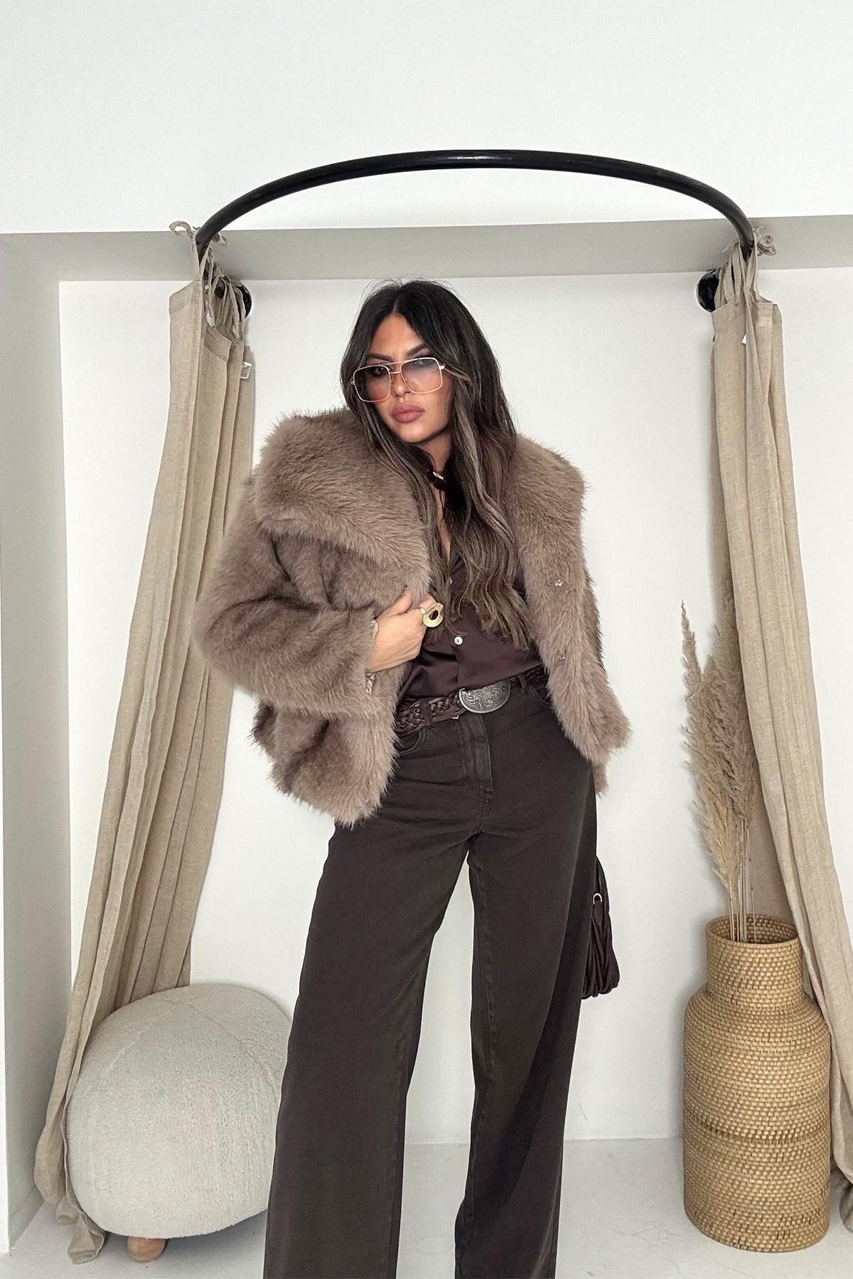 بنطلون جينز بني غامق موديل ماركة - Sohotique By P