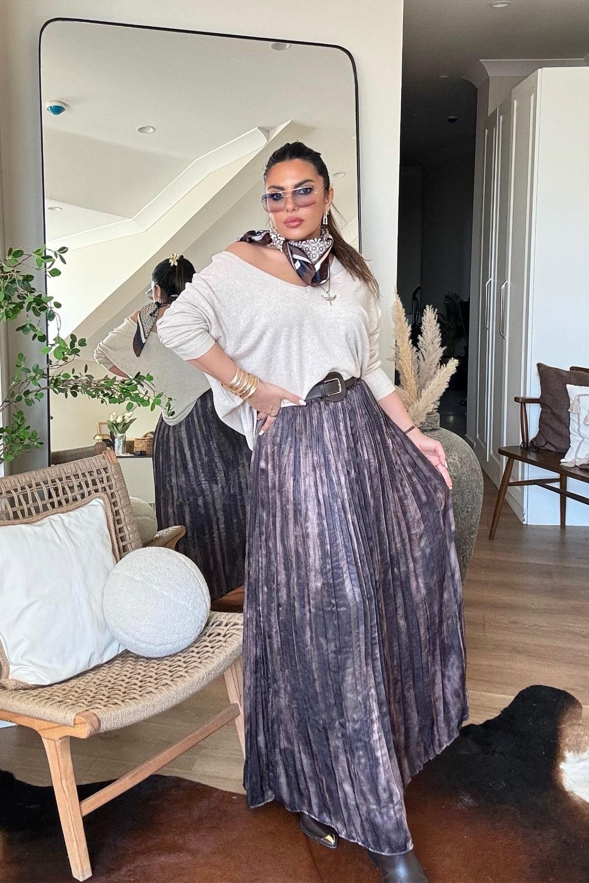 تنورة طويلة بنية ساتان كرينكل بخصر مطاطي وحزام - Sohotique By P