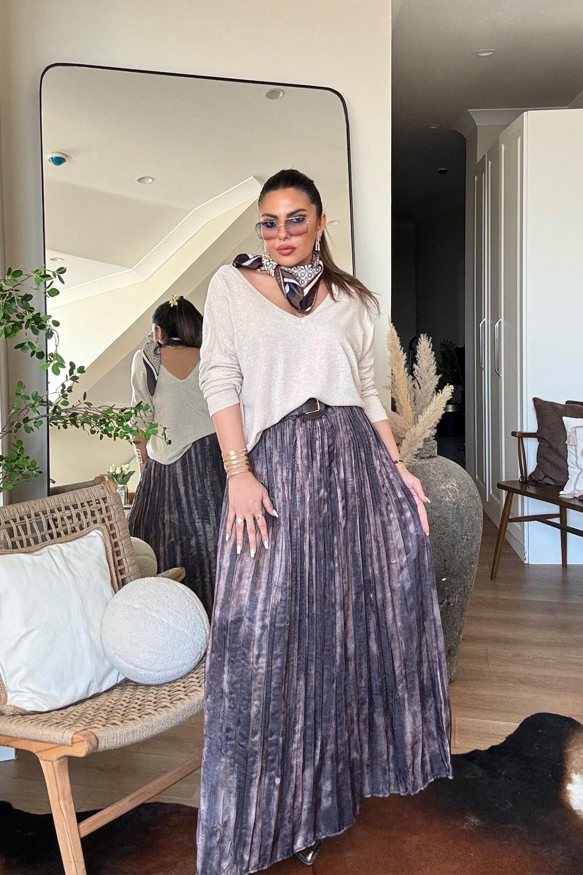 تنورة طويلة بنية ساتان كرينكل بخصر مطاطي وحزام - Sohotique By P