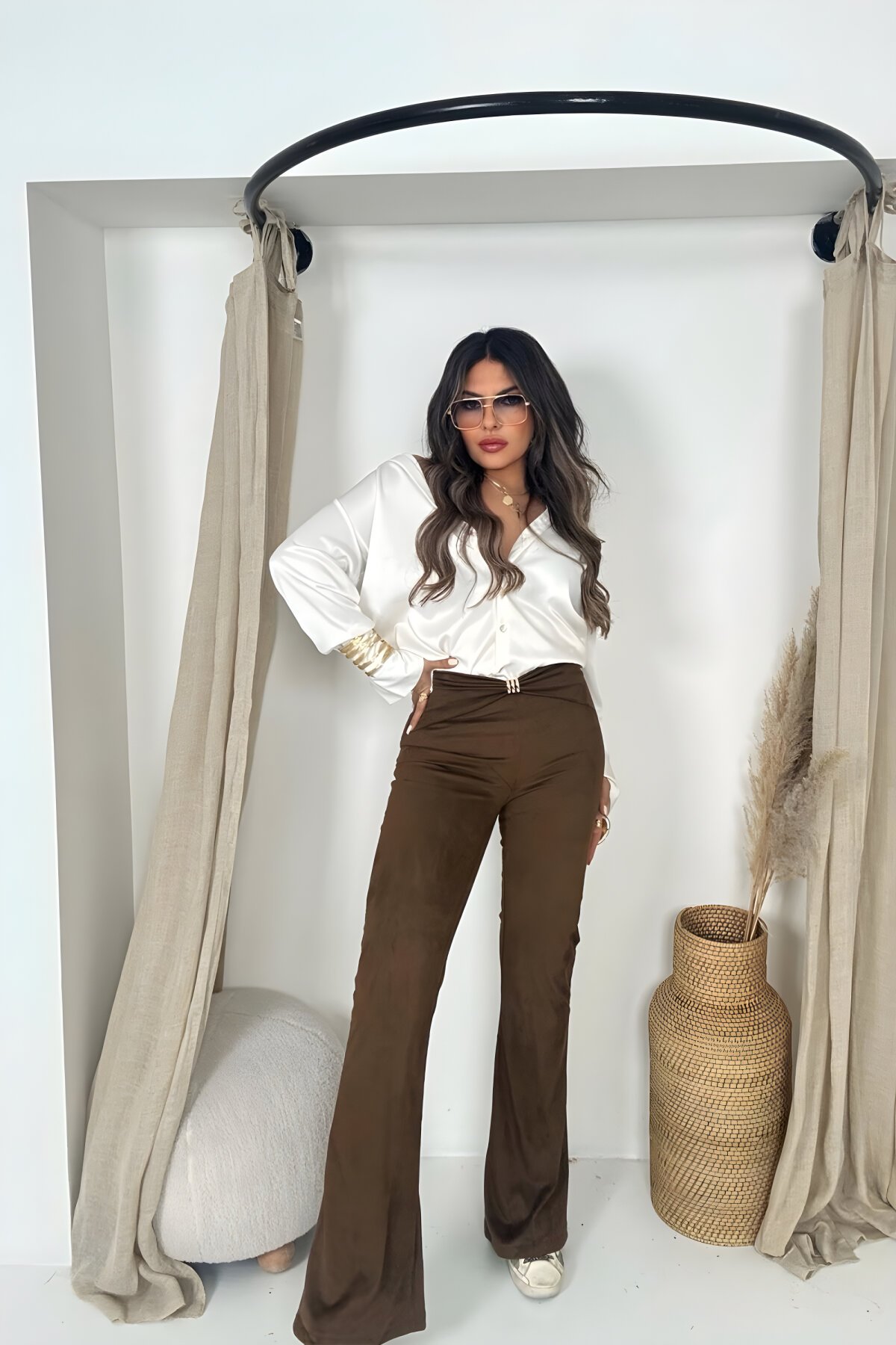 Kahverengi Flare Bel Aksesuar Detaylı Güderi Pantolon