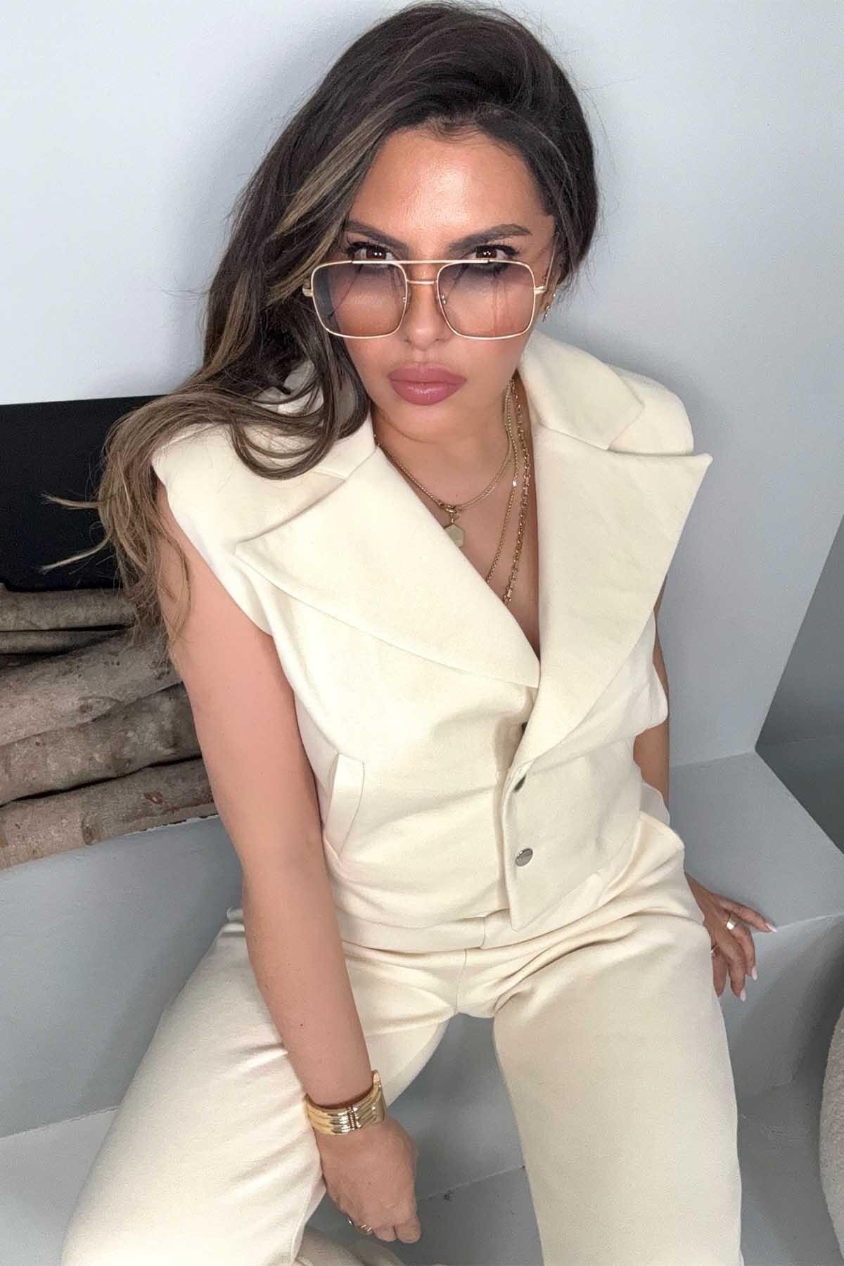 طقم رياضي كريمي من قماش السويت شيرت مع جيليه - Sohotique By P