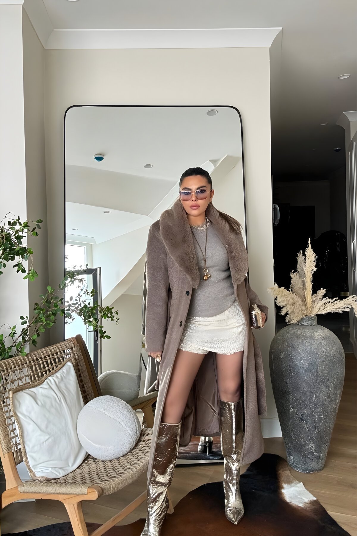 Vizon Kaşe Takma Kürk Yakalı Kuşaklı Kaban Vizon Kaşe Takma Kürk Yakalı Kuşaklı Kaban