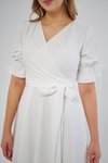 Beyaz Midi Kısa Kol Kruvaze Yaka Büzgülü Kolları Lastikli Kuşaklı Elbise