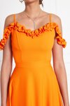 Turuncu Uzun Kloş Straplez Ayarlanabilir Askılı Fırfır Detaylı Abiye Elbise