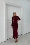 Bordo Uzun Drapeli Yırtmaçlı Bel Aksesuar Detaylı Elbise