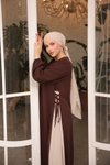 Kahve Garnili Yandan Tesettür Elbise