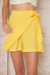 Sarı Mini Yumuşak Dokulu Müslin Pamuk Yandan Bağlamalı Terletmez Şort Etek