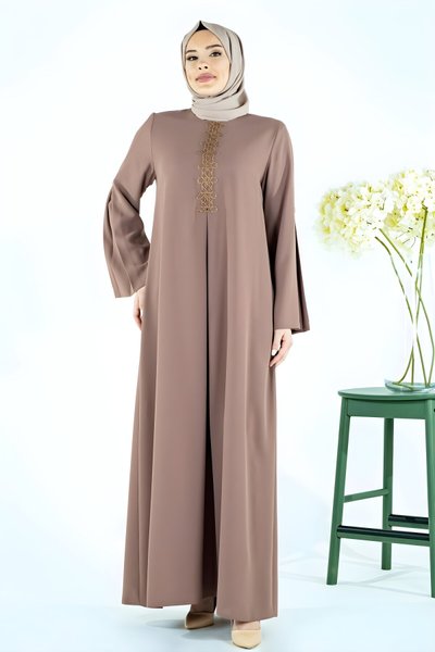 Kahve A Pilili Önü Dantel Ve Boncuk Detaylı Tesettür Elbise