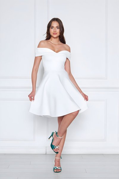 Beyaz Mini Kloş Kalp Yaka Düşük Omuz Scuba Abiye Elbise