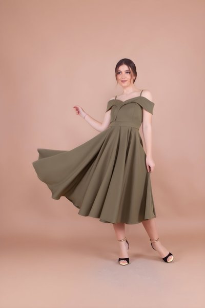 Haki Pileli Midi Askılı Düşük Omuz Detaylı Abiye Elbise