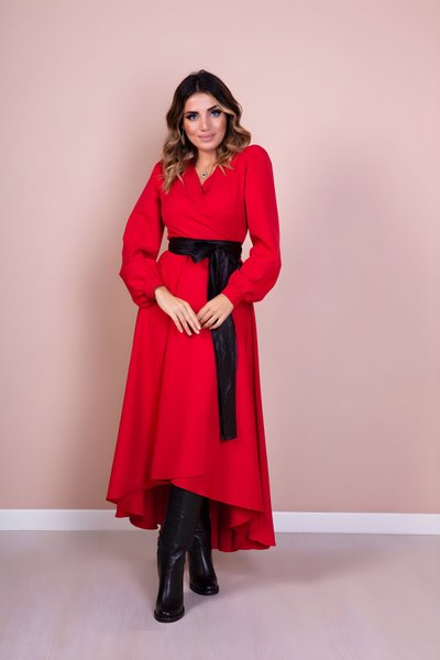 Kırmızı Uzun Kol Asimetrik Kesim Deri Kemerli Elbise