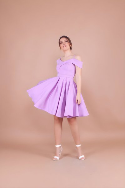 Lila Pileli Midi Askılı Düşük Omuz Abiye Elbise