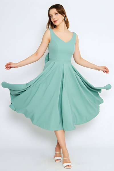 Mint Yeşili Midi Pileli Kloş Sırtı Fiyonklu V Yaka Abiye Elbise