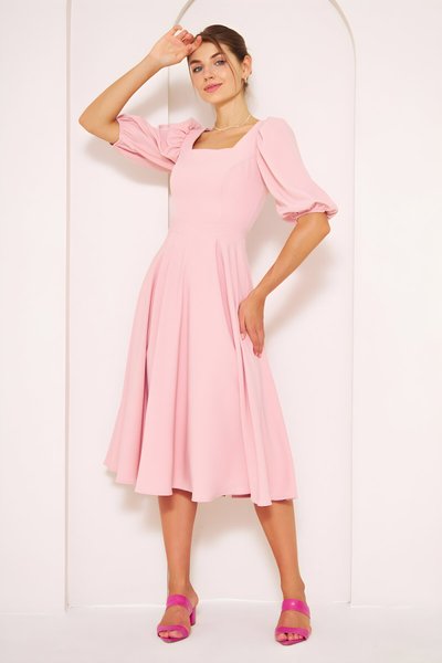 فستان ميدي قصير لون بودرة بأكمام بالون وياقة مربعة