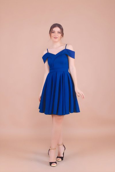 Sax Mavi Midi Askılı Pileli Düşük Omuz Abiye Elbise