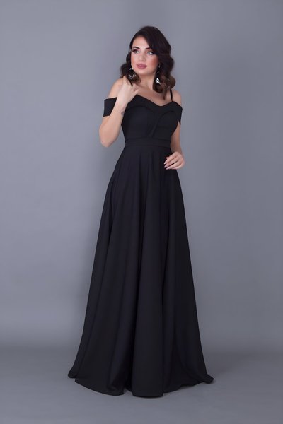Siyah Uzun Kloş Askılı Düşük Omuz Detaylı Nişan Abiye Elbise