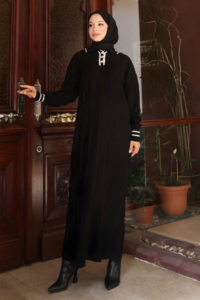 Siyah Triko Düğme Detaylı Tesettür Elbise