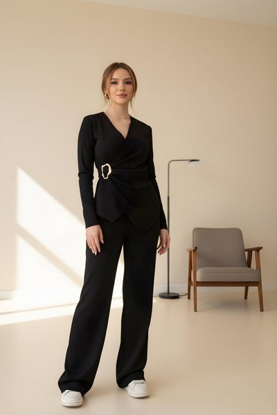 Siyah Kruvaze Yaka İkili Toka Detaylı Bluz ve Pantolon Takım